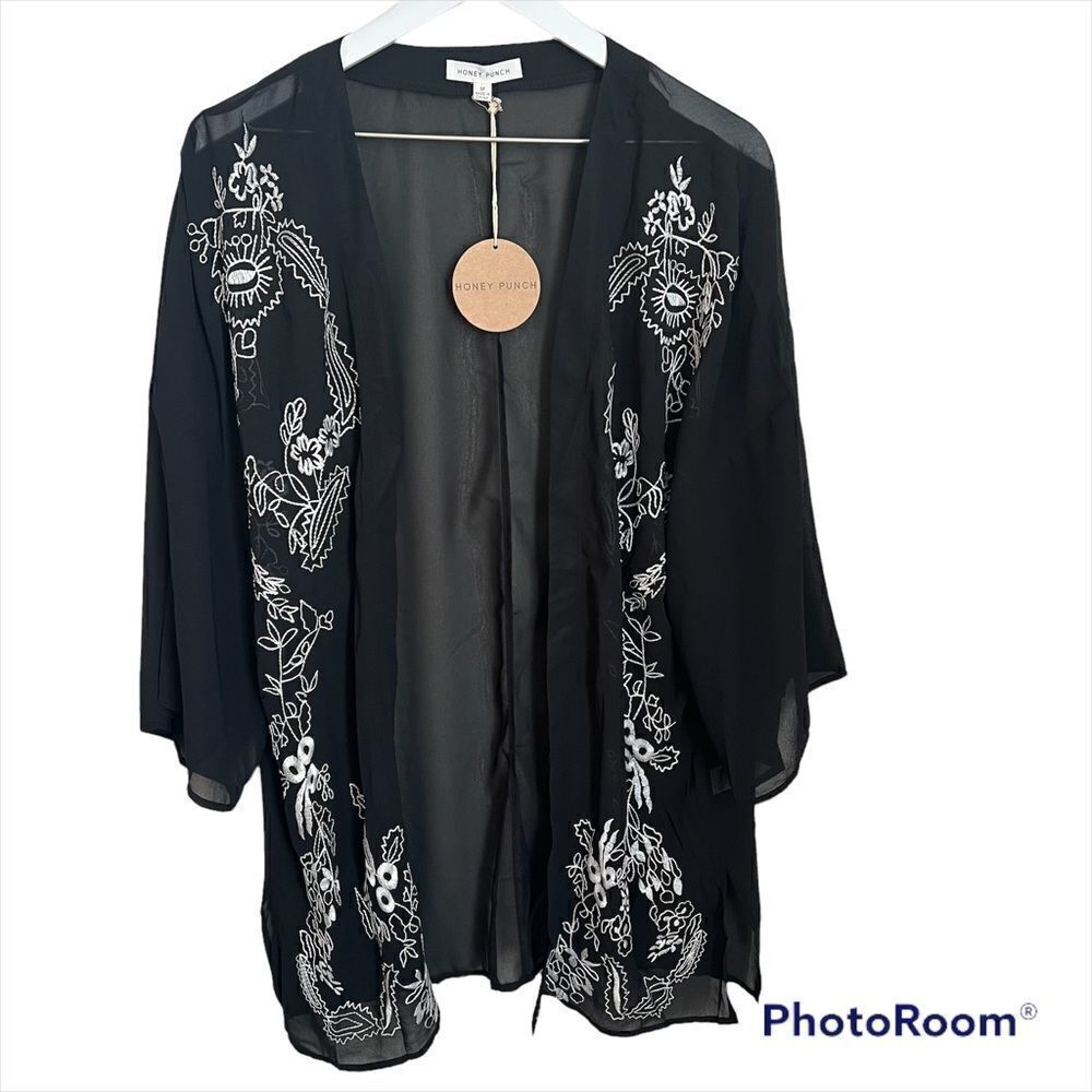 NWT Honey Punch Sheer Embroidered Kimono size Medium Black Boho Festival Artsy